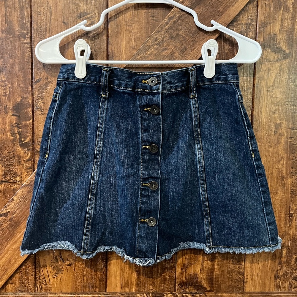 FOREVER 21 Womens mini jean button up skirt size‎ 26”